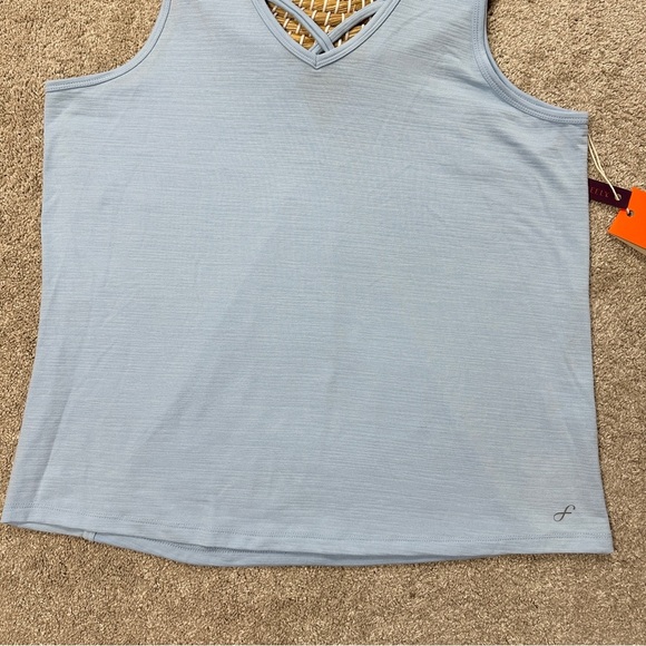 NWT Freely Women’s Addie Tank Top Sleeveless V-Neck Outdoor in Clear Sky Blue L - Picture 4 of 13